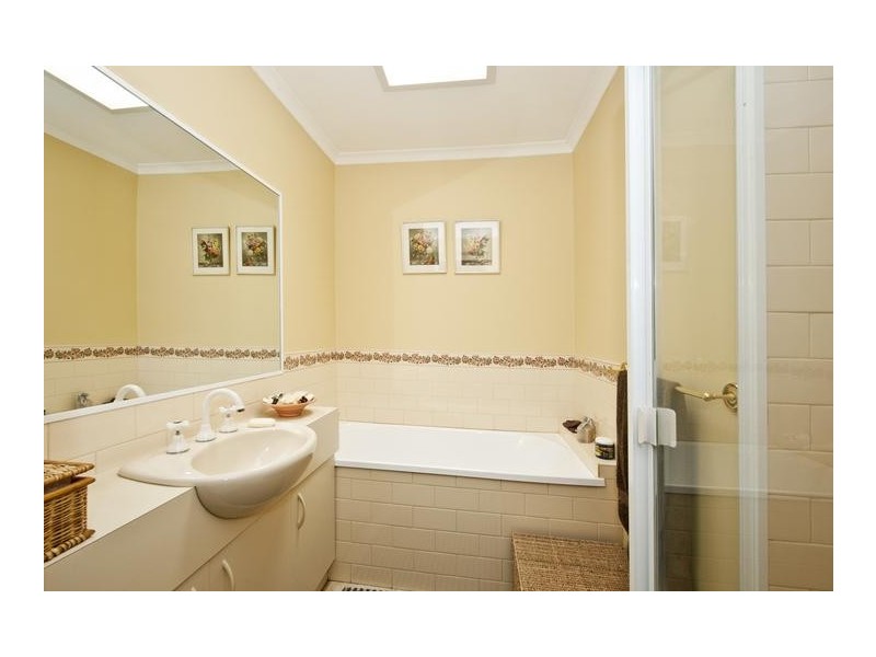 7 Hotham Retreat, Burwood East VIC 3151