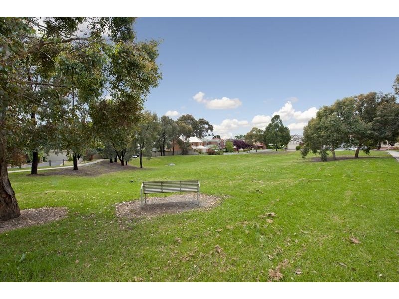 7 Hotham Retreat, Burwood East VIC 3151