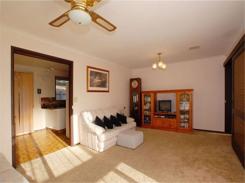 24 Lucas Crescent, Seaford VIC 3198