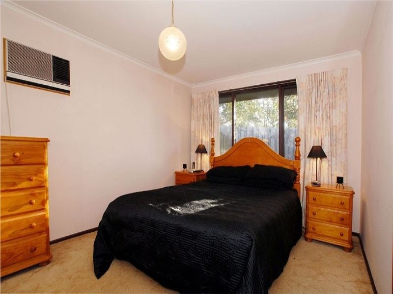 24 Lucas Crescent, Seaford VIC 3198