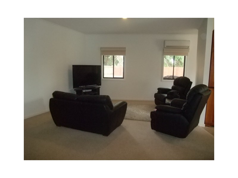 11 Verdure Crescent, Cheltenham VIC 3192