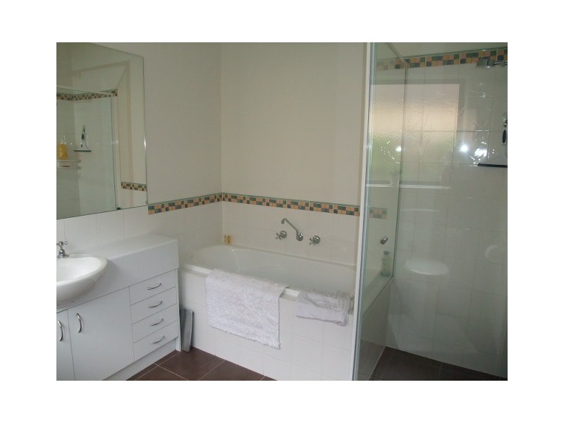 11 Verdure Crescent, Cheltenham VIC 3192