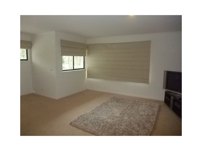 11 Verdure Crescent, Cheltenham VIC 3192