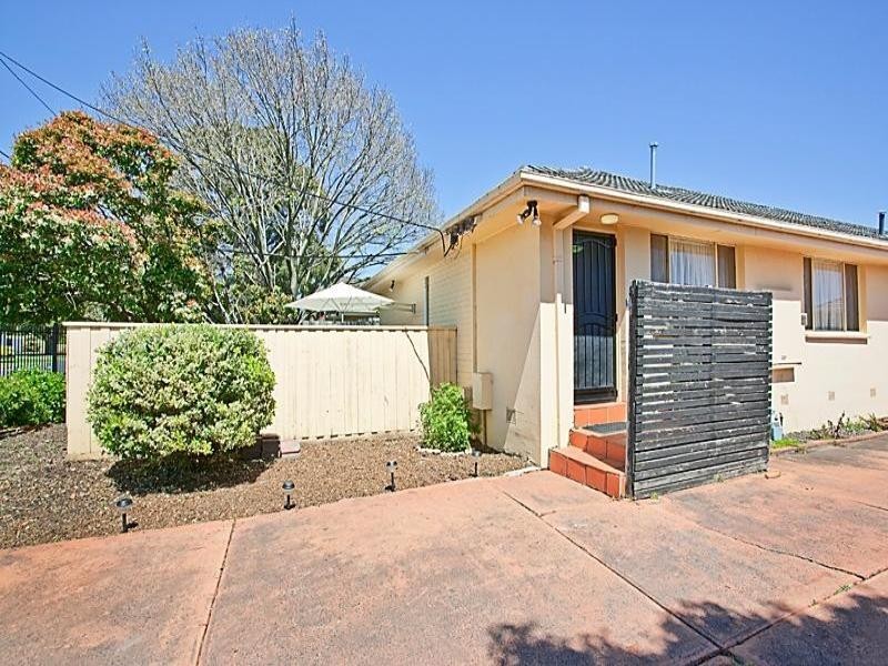 1/11 Burns Avenue, Clayton South VIC 3169