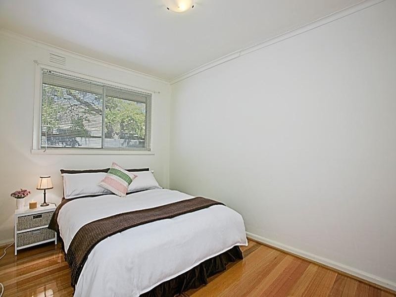 1/11 Burns Avenue, Clayton South VIC 3169