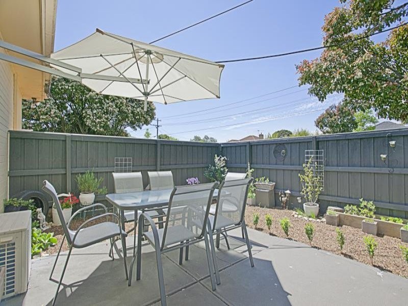 1/11 Burns Avenue, Clayton South VIC 3169