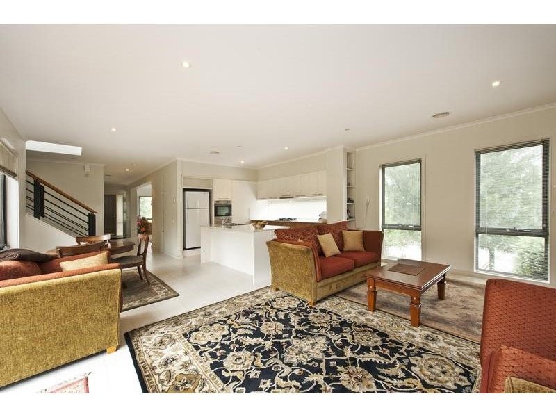 2 Sand Hill Close, Heatherton VIC 3202