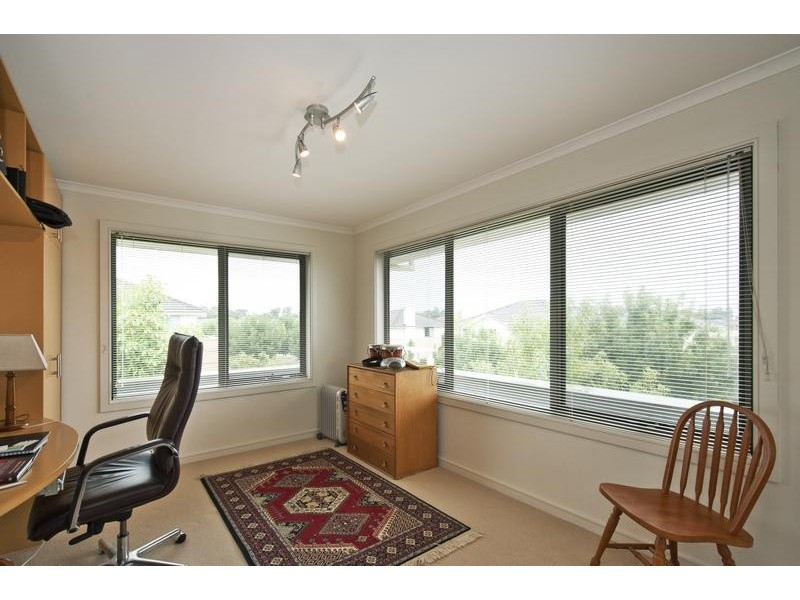 2 Sand Hill Close, Heatherton VIC 3202