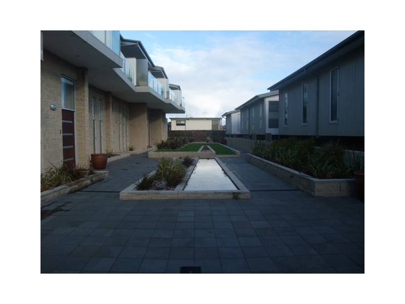 10/2-6 Groves Street, Aspendale VIC 3195