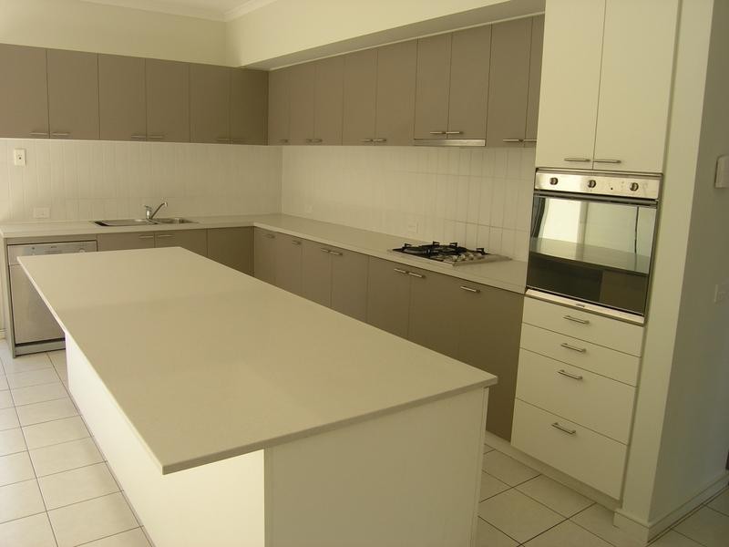 18 St Georges Crescent, Heatherton VIC 3202