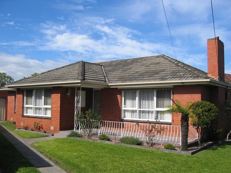 8 Eunice Drive, Cheltenham VIC 3192