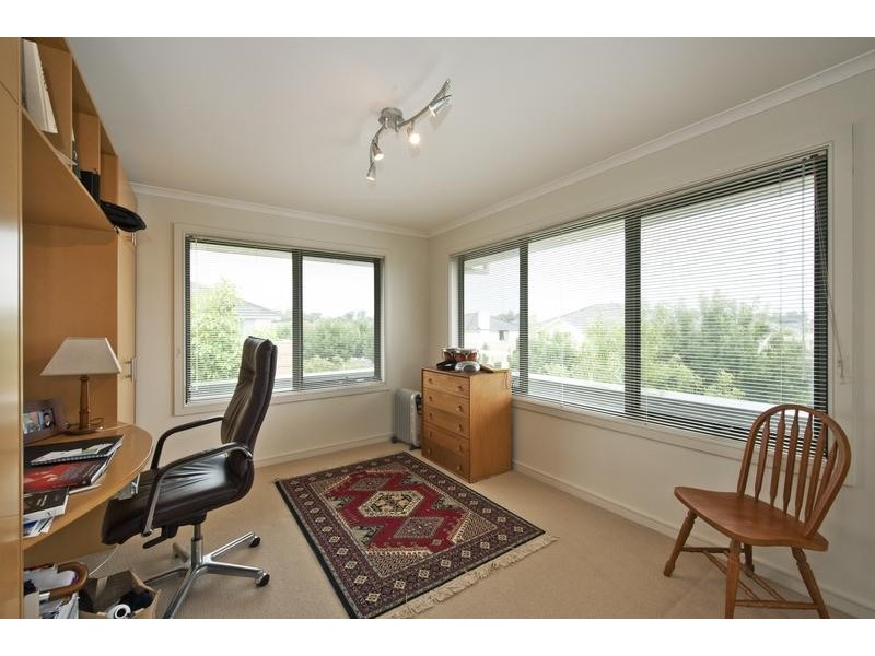 2 Sand Hill Close, Heatherton VIC 3202