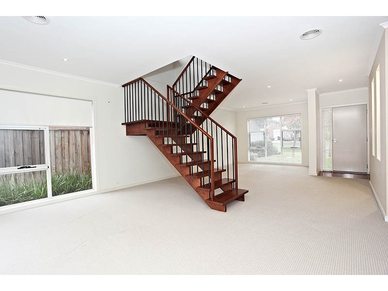 8 Somerset Close, Heatherton VIC 3202