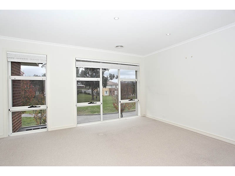 8 Somerset Close, Heatherton VIC 3202