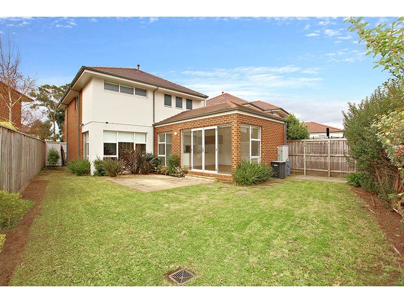 8 Somerset Close, Heatherton VIC 3202