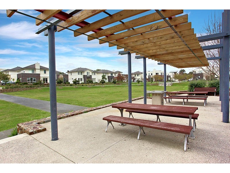 8 Somerset Close, Heatherton VIC 3202