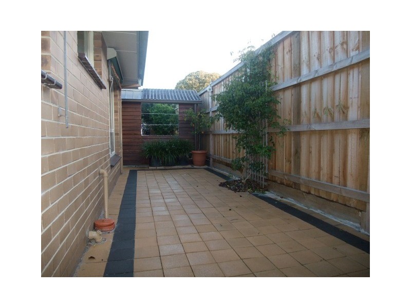 2/237 Thomas Street, Hampton VIC 3188