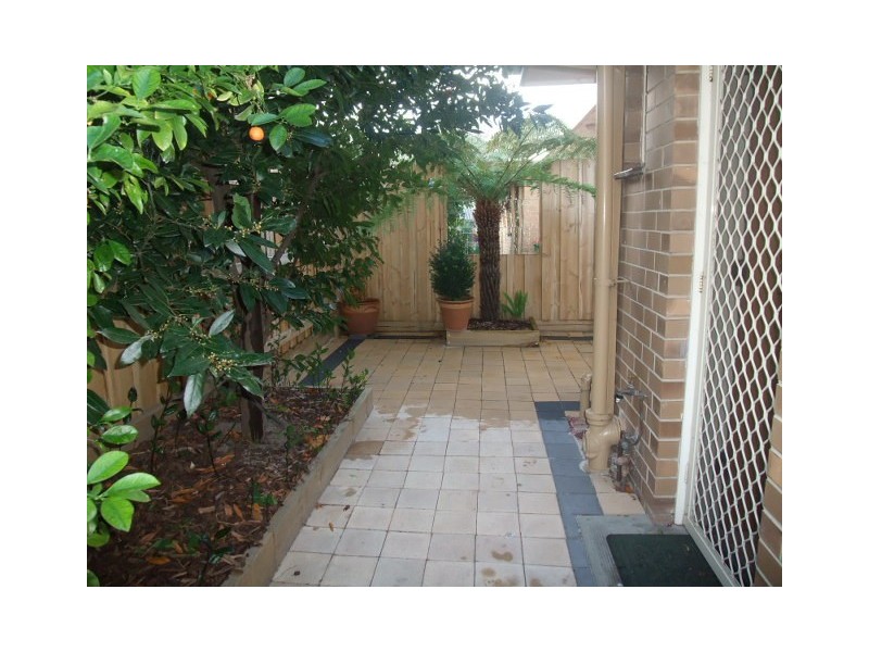 2/237 Thomas Street, Hampton VIC 3188