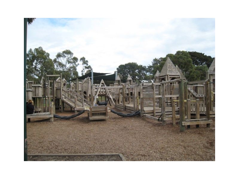 2/237 Thomas Street, Hampton VIC 3188