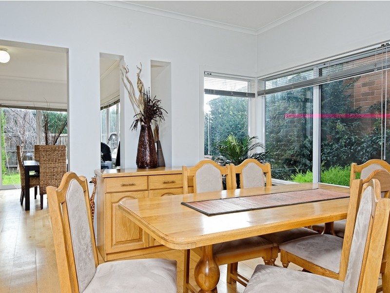 24 Carnoustie Parade, Heatherton VIC 3202