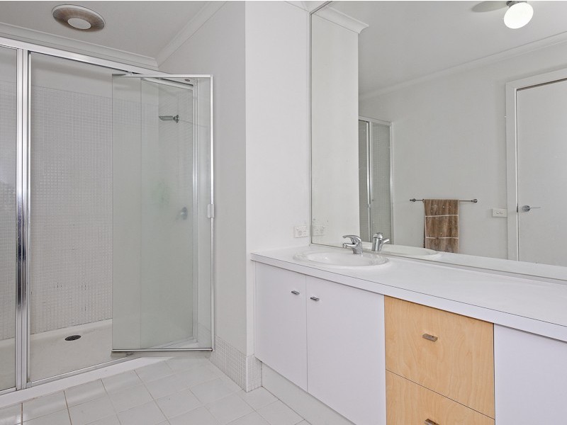 24 Carnoustie Parade, Heatherton VIC 3202