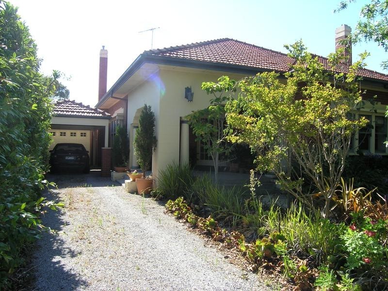 3 Bayside Crescent, Hampton VIC 3188