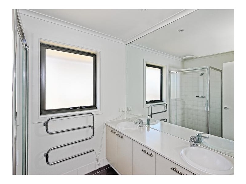 16 St Andrews Drive, Heatherton VIC 3202