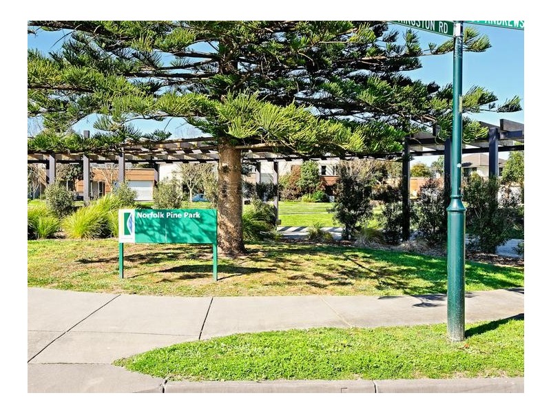 16 St Andrews Drive, Heatherton VIC 3202