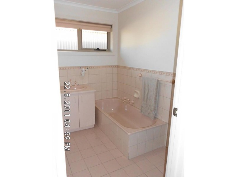 2/6 Colin Street, Bentleigh East VIC 3165