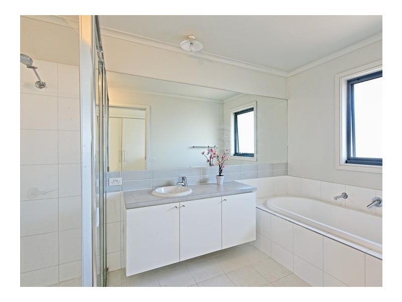 66 St. Andrews Drive,, Heatherton VIC 3202