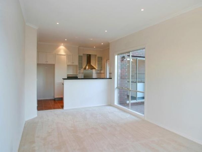 3 Travers Walk, Heatherton VIC 3202