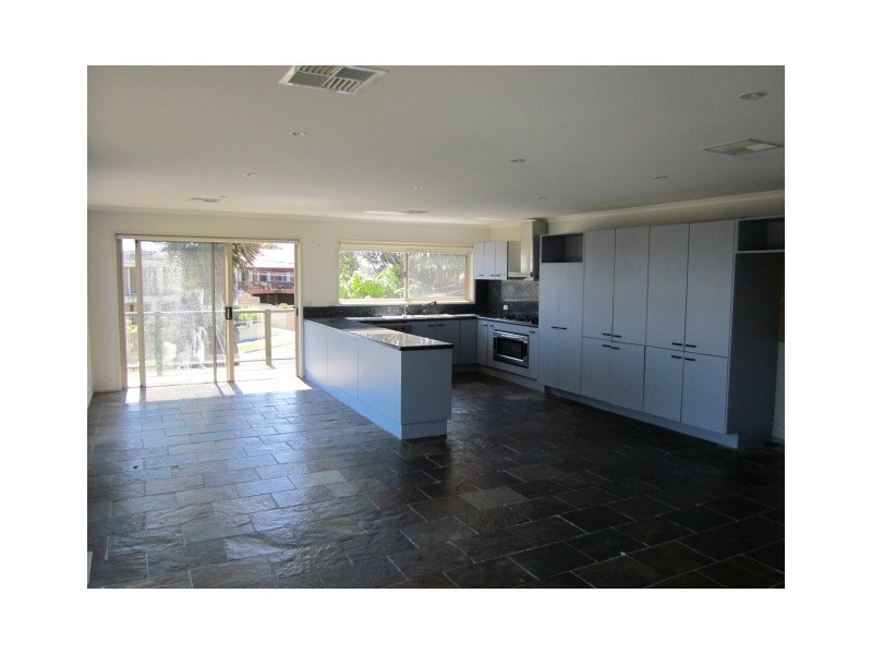 10 Warrigal Road, Mentone VIC 3194