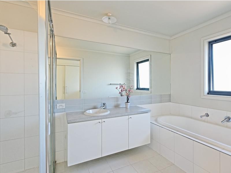 66 St Andrews Drive, Heatherton VIC 3202