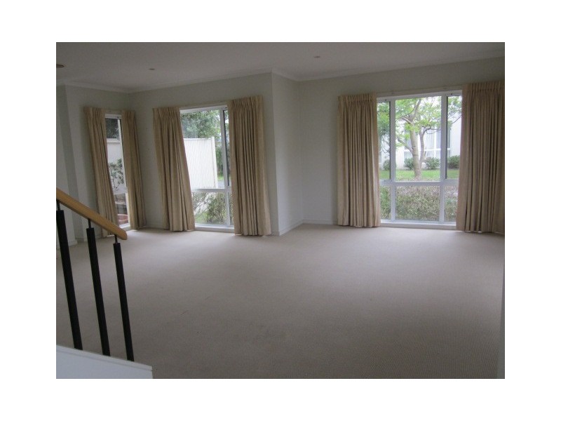 11 Royal Troon Avenue, Heatherton VIC 3202