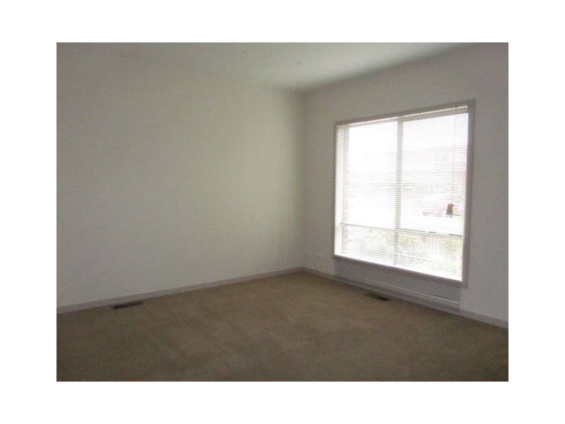 8b Retreat Avenue, Aspendale VIC 3195