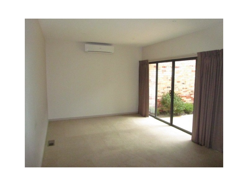 8b Retreat Avenue, Aspendale VIC 3195