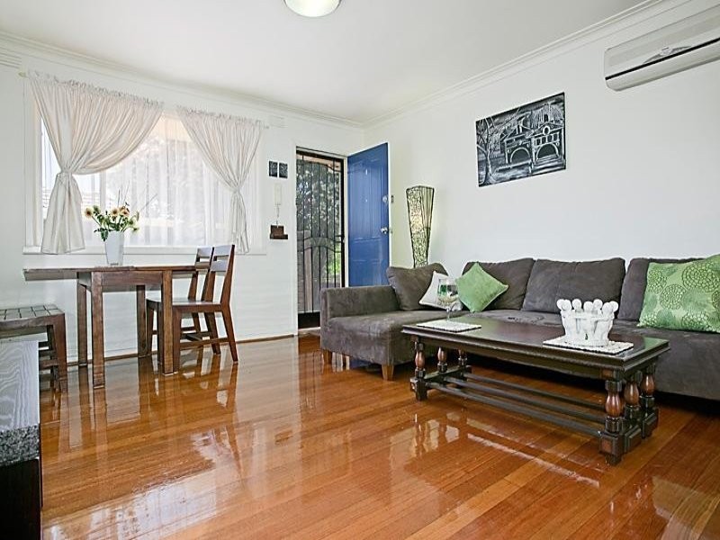 1/11 Burns Avenue, Clayton South VIC 3169