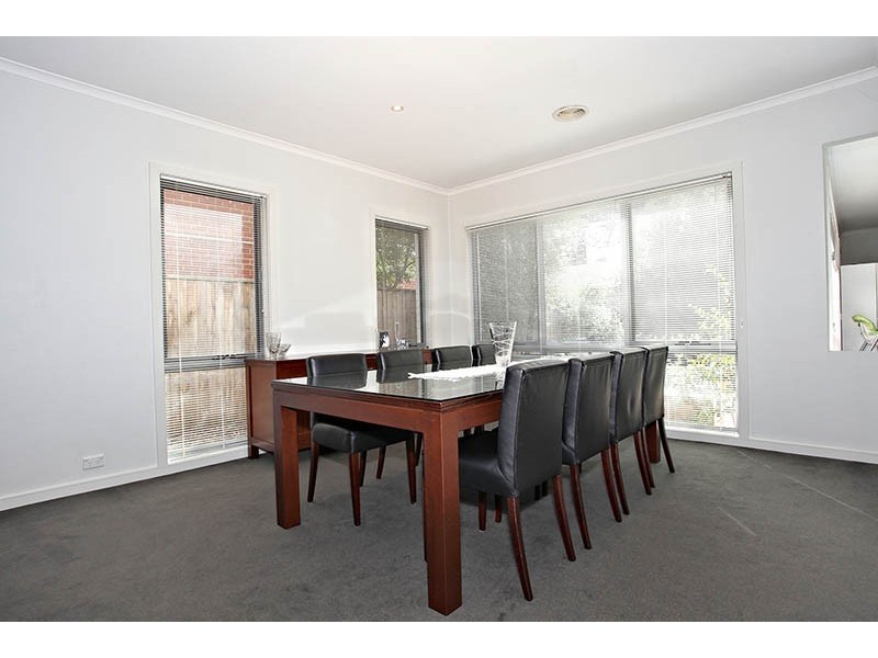 33 Carnoustie Parade,, Heatherton VIC 3202