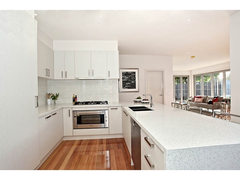 2B Cameron Street, Cheltenham VIC 3192