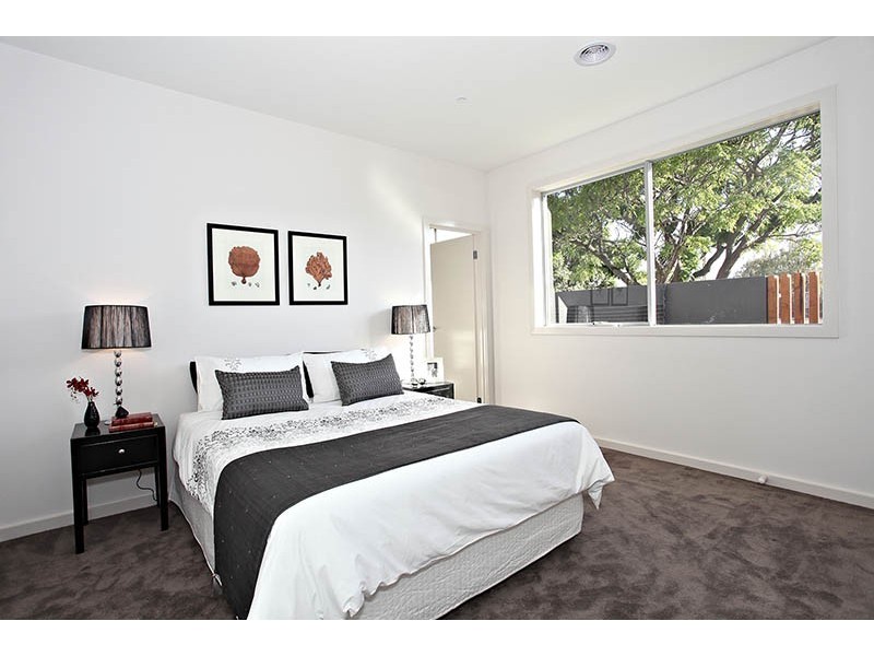 2B Cameron Street, Cheltenham VIC 3192