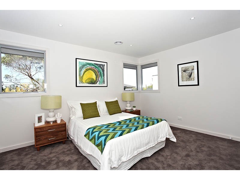 2B Cameron Street, Cheltenham VIC 3192