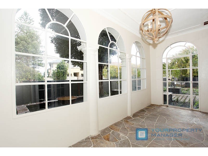 22 Birdwood Avenue, Brighton VIC 3186