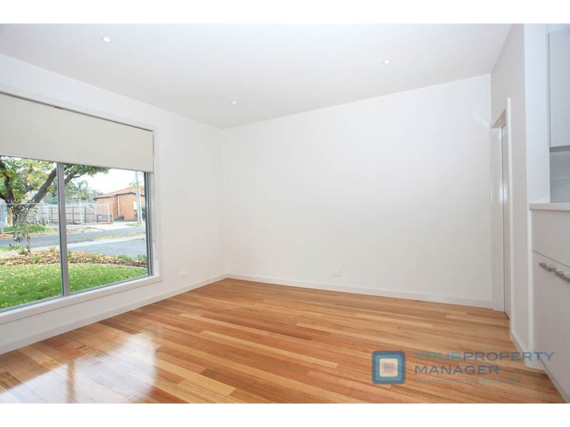 12 Hoffman Street, Cheltenham VIC 3192