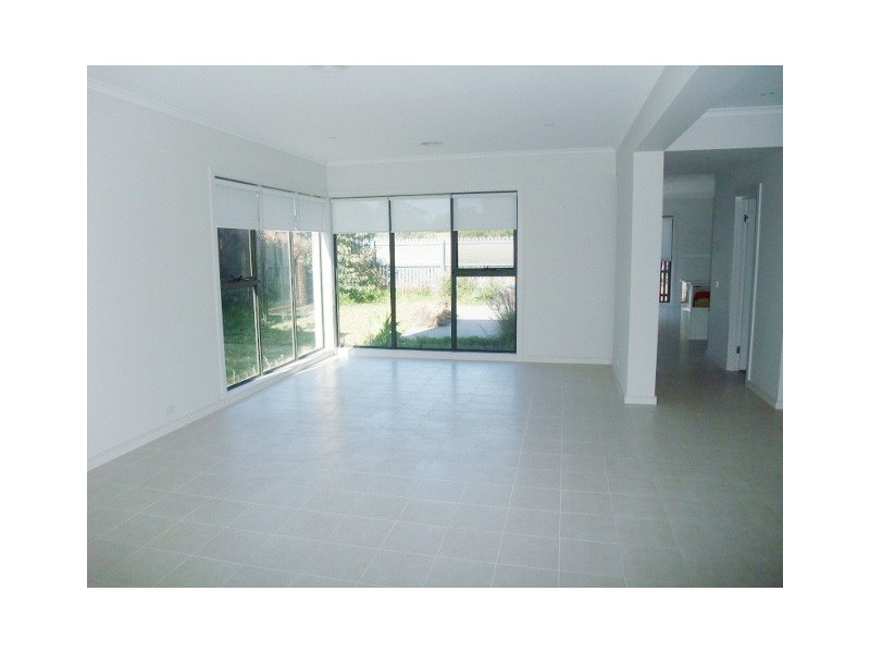 17 Inverness Place, Heatherton VIC 3202