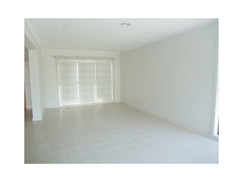 17 Inverness Place, Heatherton VIC 3202