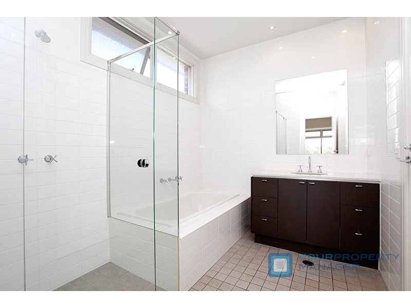 8/2-6 Younger Avenue, Caulfield South VIC 3162