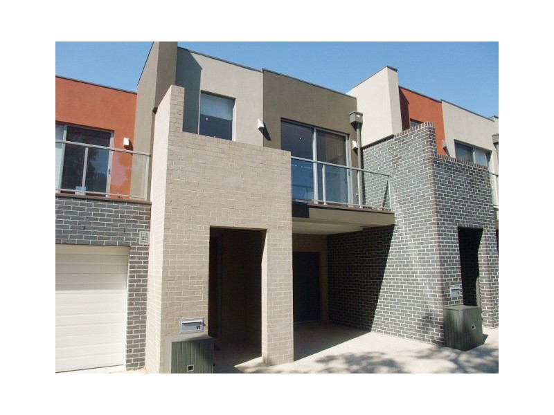 11 Chicquita Circuit, Mentone VIC 3194