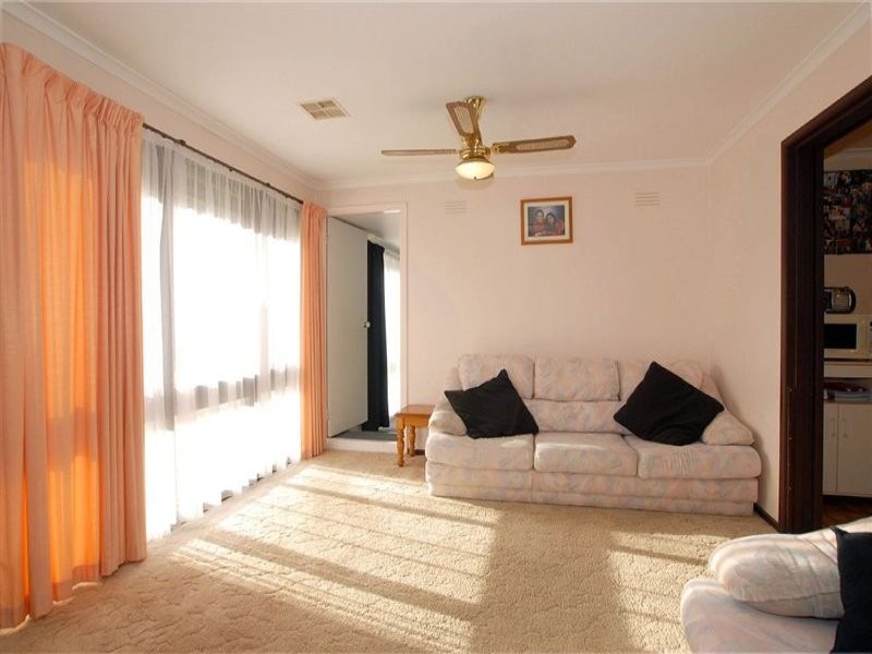 24 Lucas Cresent, Seaford VIC 3198