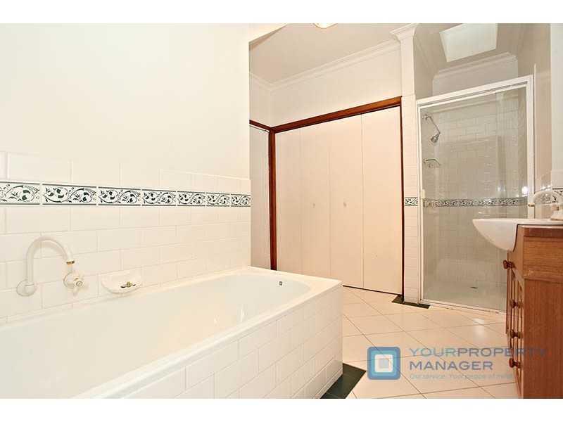 39 Earlsfield Road, Hampton VIC 3188