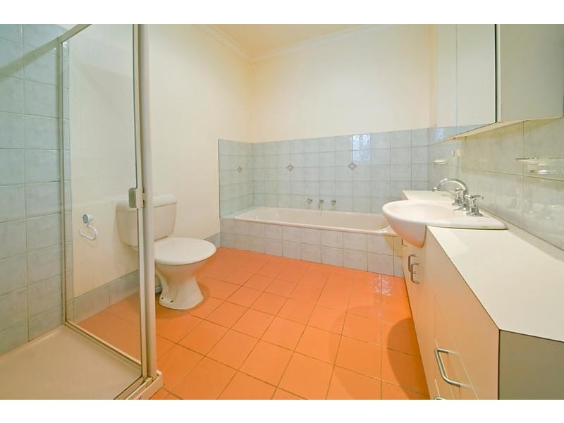 2/69 Nepean Highway, Mentone VIC 3194